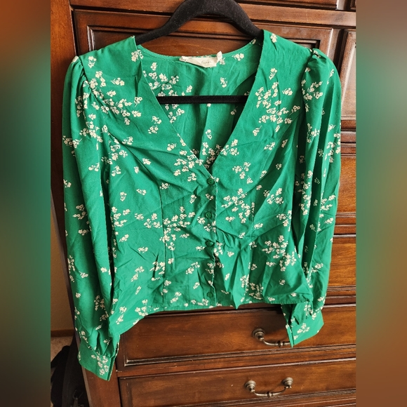 Kelly green floral long sleeve blouse - Picture 1 of 2